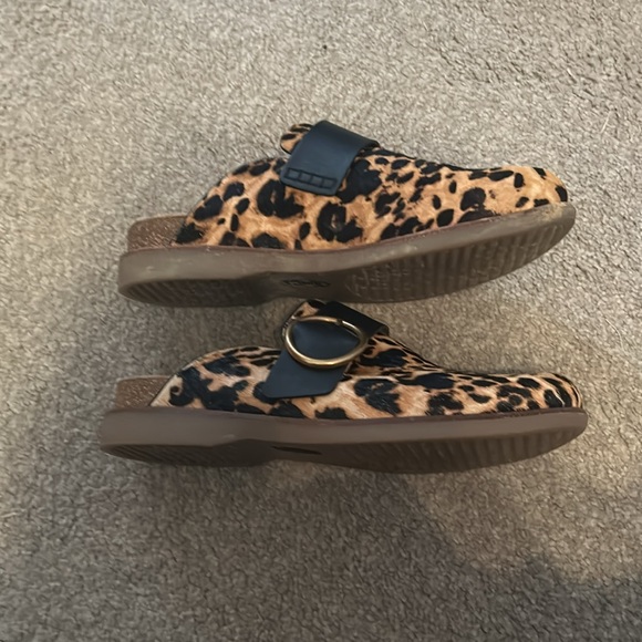 Sofft Leopard Print Mules - Picture 2 of 5